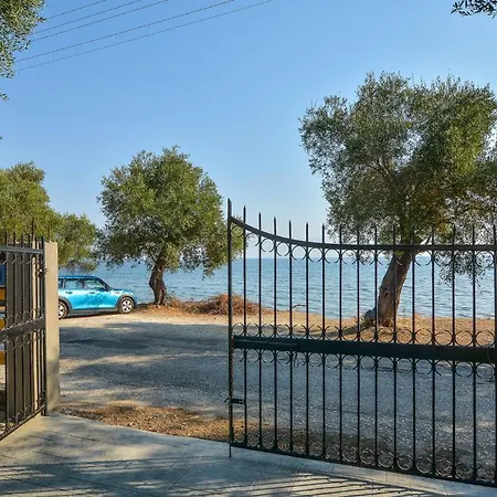 Holiday home Deja Blue Beach House